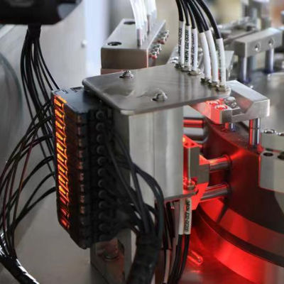 Maquinaria farmacéutica de acero inoxidable de la máquina de la cápsula del gel con 260 granos/minuto